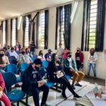 Centenas de adolescentes recebem a primeira dose da vacina do COVID-19