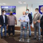 Prefeito assina convênio para licitar estrada de acesso à Vila Rural
